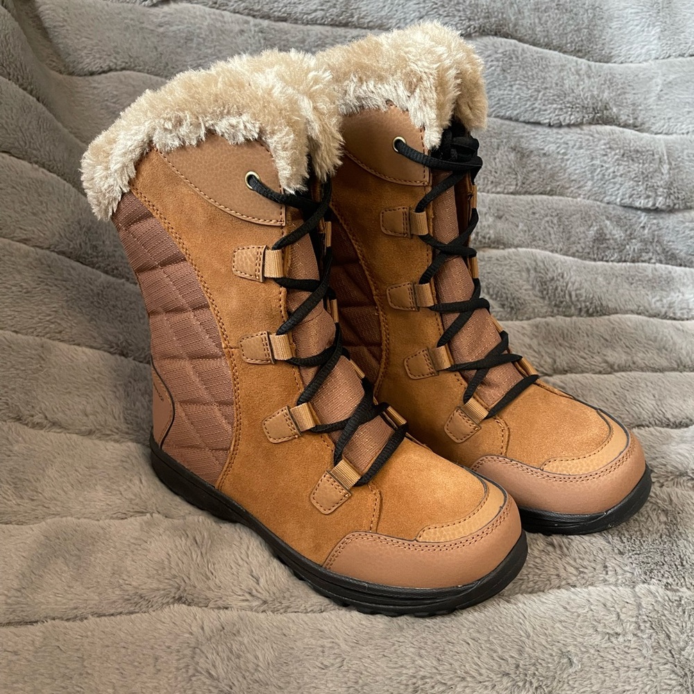 Columbia Women's Tan Faux-Fur Lace-Up Winter Boots